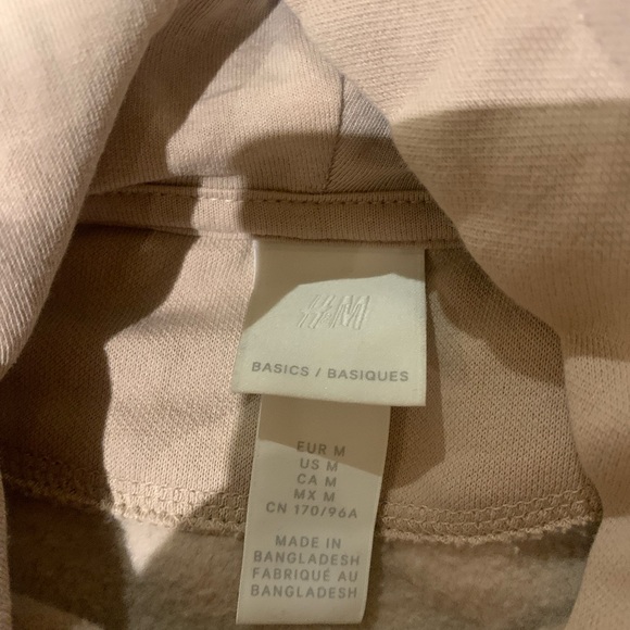 h and m hoodie with costume design on the back - Picture 3 of 3